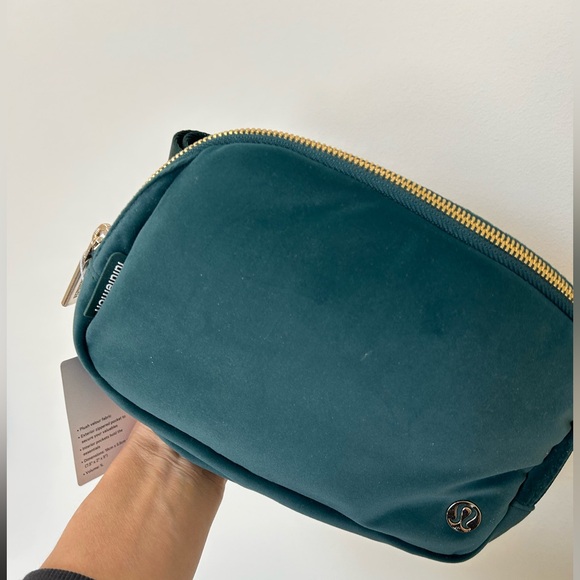 lululemon penny bag Lululemon Logo Coin Pouch - Rhino Grey